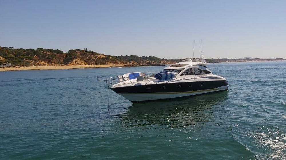 B.Happy Luxury Charter - Vilamoura Cruises